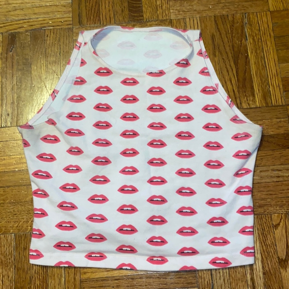 American Apparel Lips Top